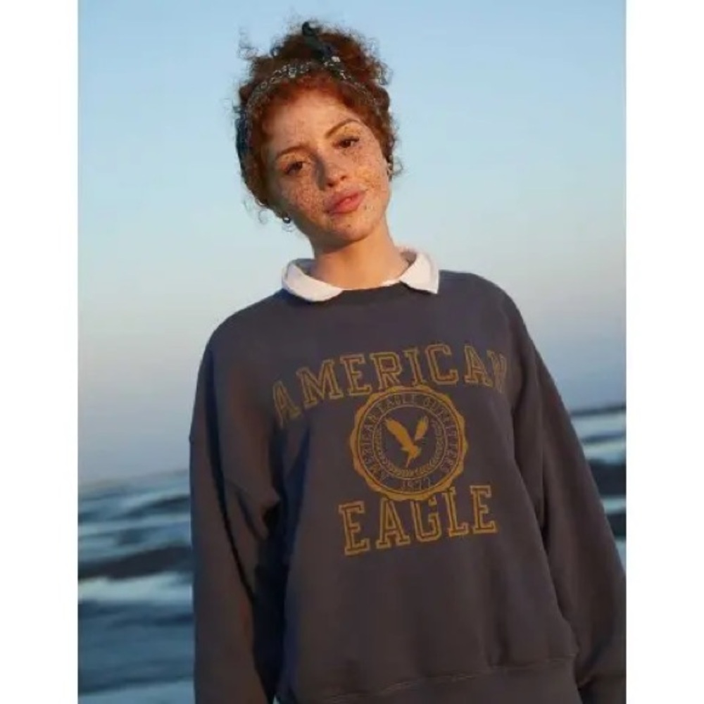 American Eagle Outfitters Navy Sweatshirt | Size: Small